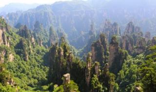 去张家界玩怎么找靠谱导游 张家界旅游线路