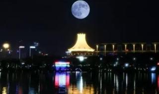 中秋节赏月图片